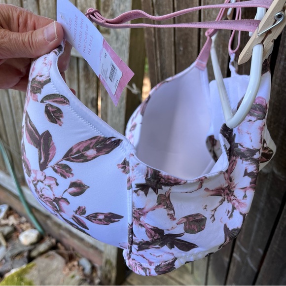 Cacique Lightly Lined T-Shirt Floral Bra NWT White Pink Green Sz 46D - Picture 7 of 10